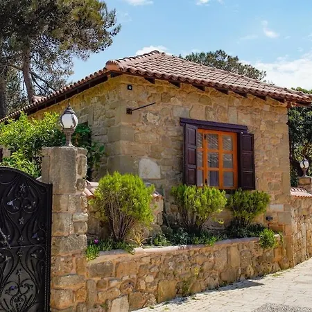 וילה Mondovilla A Charming In Ancient Near The Theatre Just 60 Meters From The